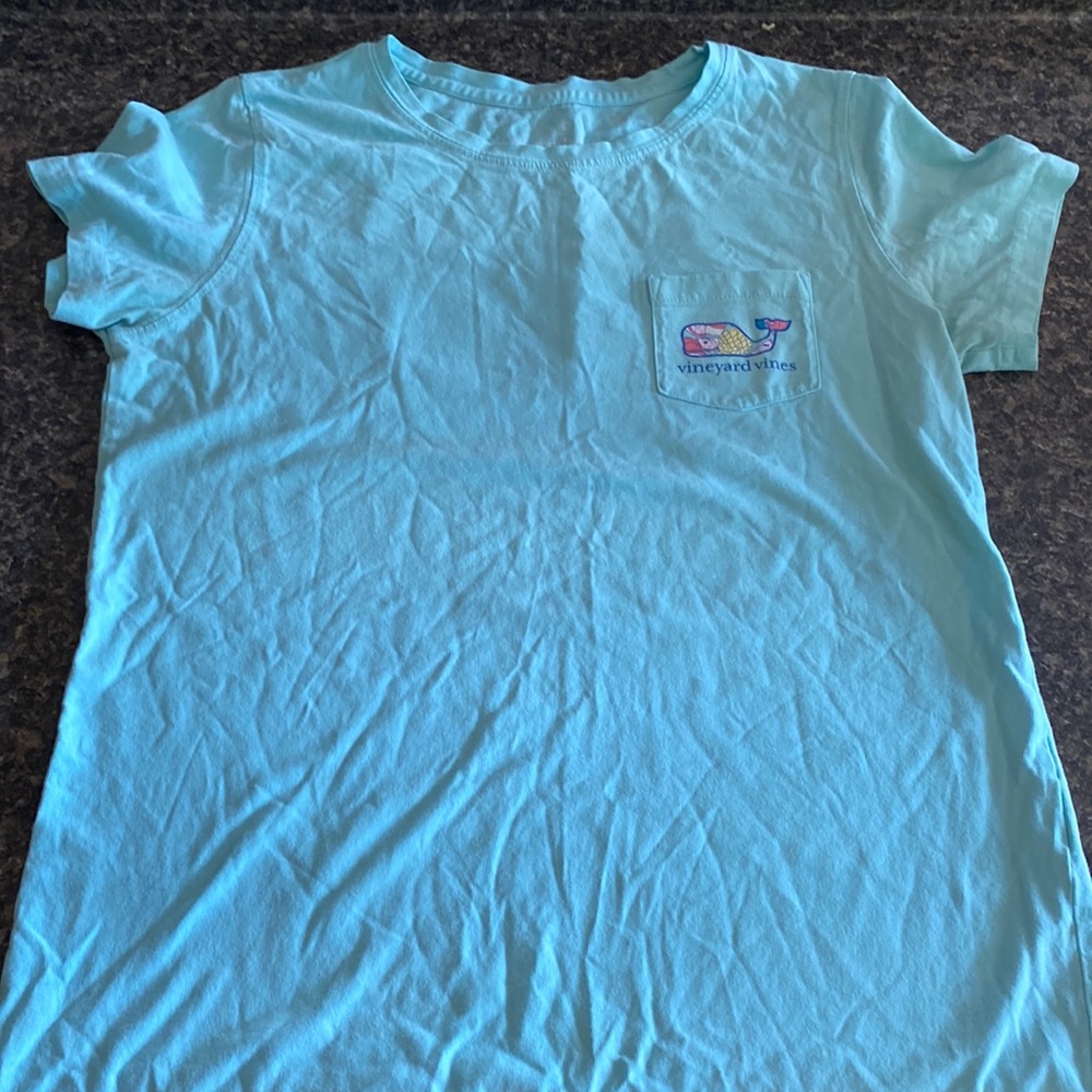 Vineyard vine Tshirt